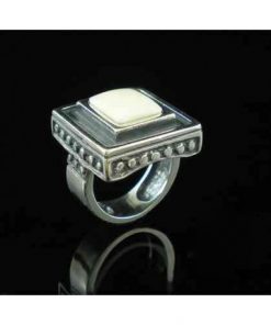 Anillo de plata y marfil
