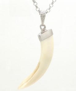 Colgante de colmillo en plata