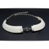 Collar de colmillos de jabali