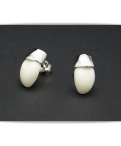 Pendientes de plata con perlas de ciervo