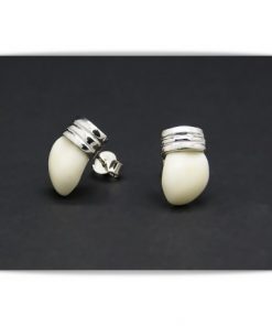 Pendientes de plata con perlas de ciervo