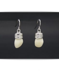 Pendientes de plata con perlas de ciervo