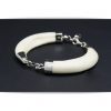 Pulsera colmillos de hembra