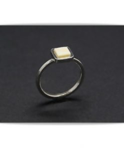 anillo de plata y marfil