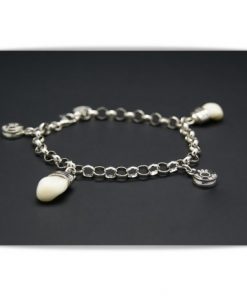 Pulsera de plata con perlas de ciervo y balas