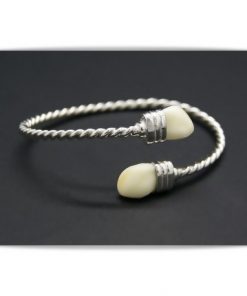 Pulsera de plata con perlas de ciervo